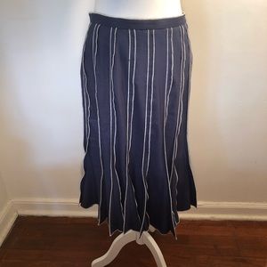 Navy/ white pleated skirtll